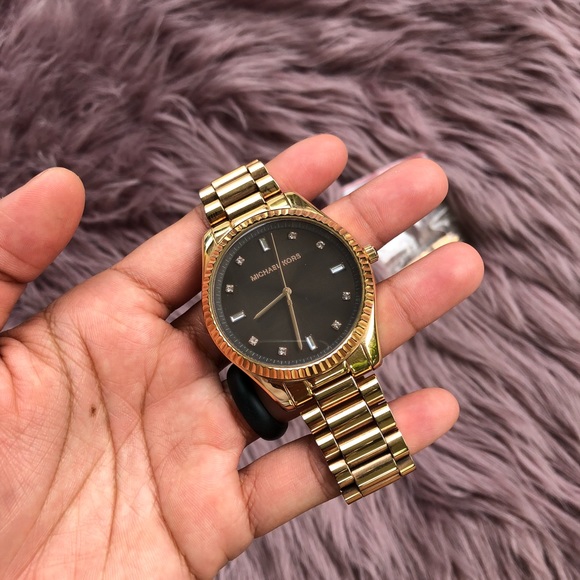 Michael Kors Gold Watch - Picture 5 of 8